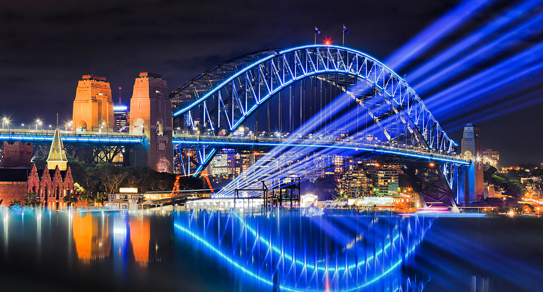 Sydney Harbour Bridge lights up 